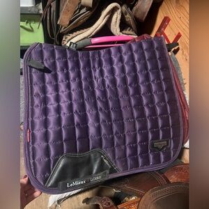 -Loire Classic Dressage Square